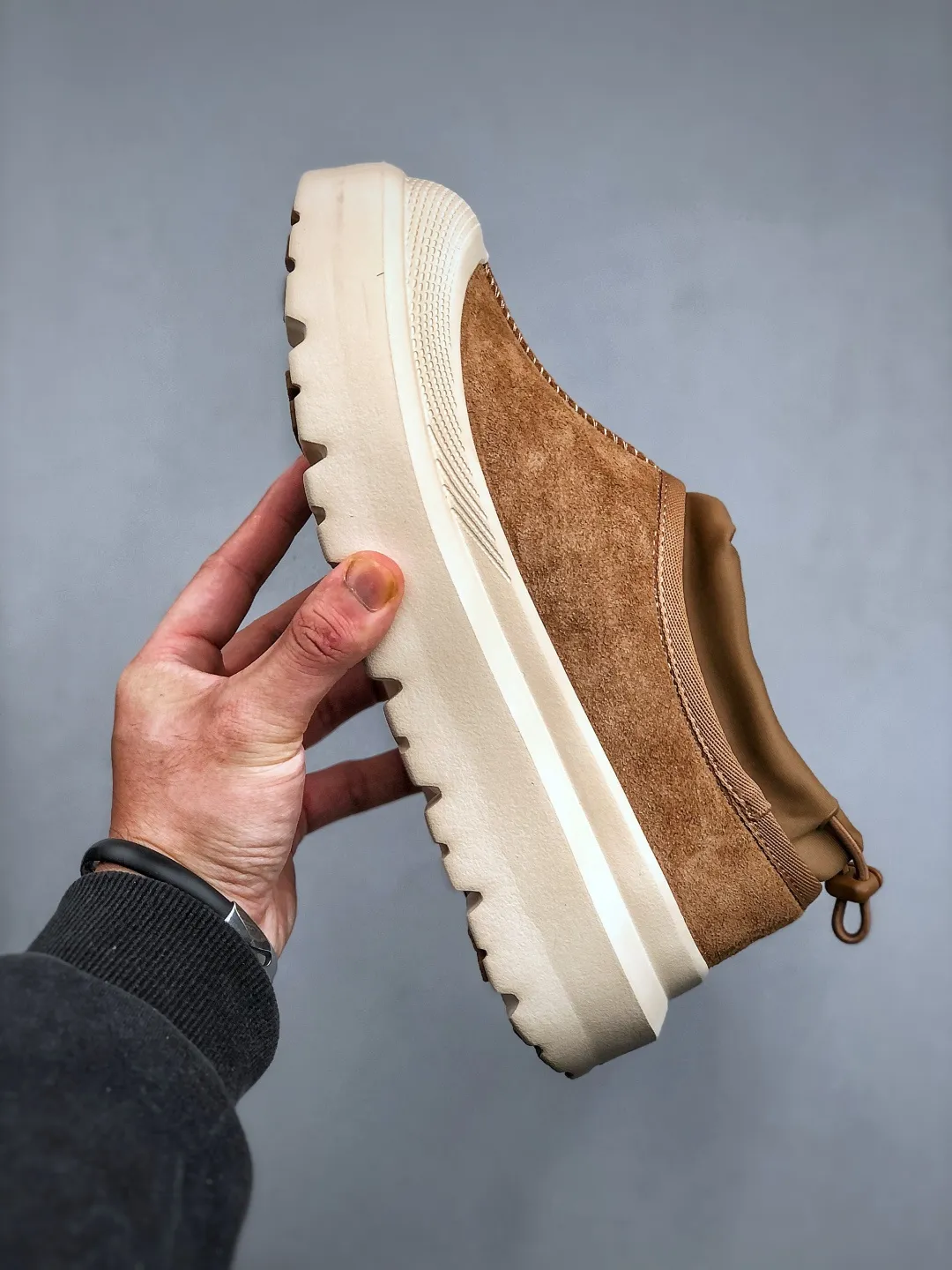 Local self-pickup 💰560 supports store delivery. Same style as Wang Yibo, the latest official revision and new style! The platform is exclusively for foreign trade UGG Tasman GTX winter neutral small potato snow shoes 1172790 Produced by the ten-year-old brand shoemaking factory production line. Pay attention to every detail. Longfeng A-grade genuine sheep fur is integrated. Created in full compliance with the ZP process. Size: 37-45